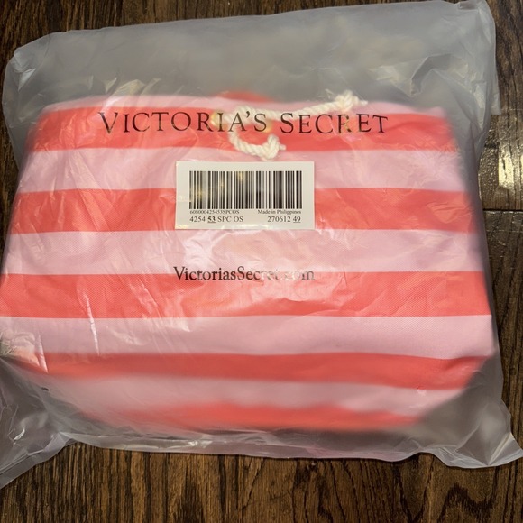Victoria's Secret Beach Bag‎ With Cooler Just Released NWT - Picture 8 of 9